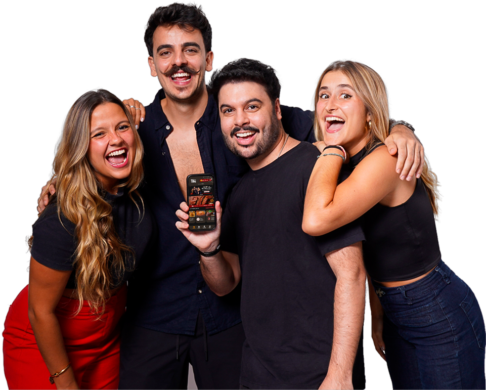 Pessoas felizes com pratos